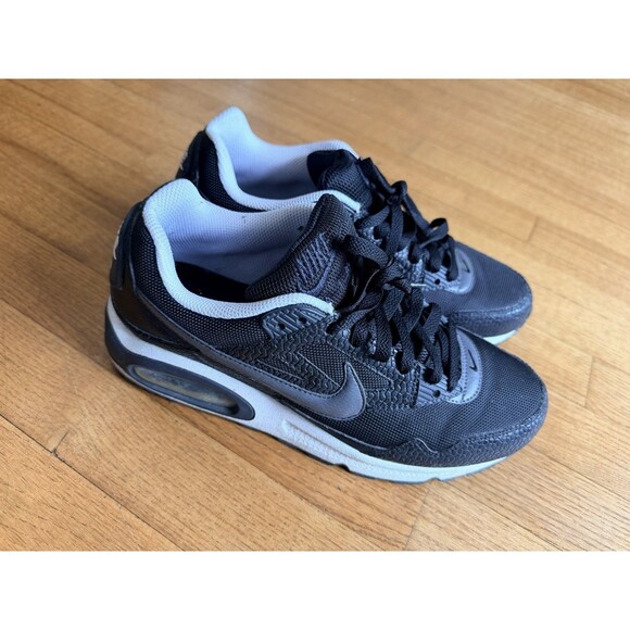 Nike Air Max Skyline 343886-002 Mens sz 8 black Retro Y2K Sneakers Basketball